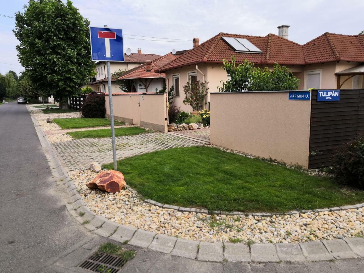 Aqua Erzsi Mama Apartman Hajdúszoboszló Kültér fotó